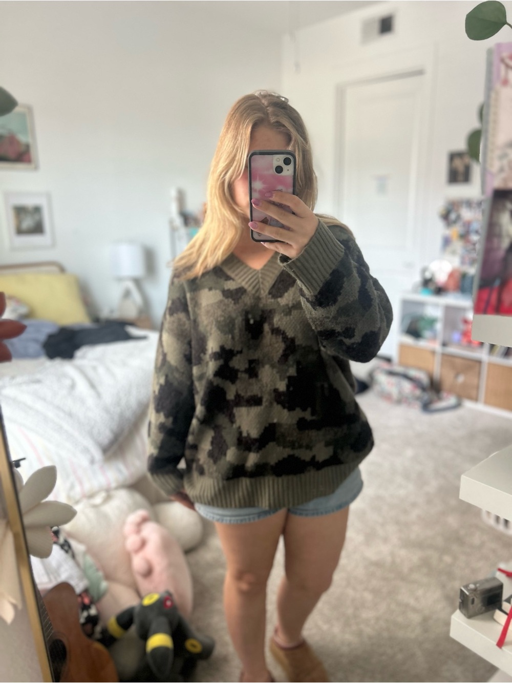 V-Neck Camouflage Knit Sweater - Olive Green